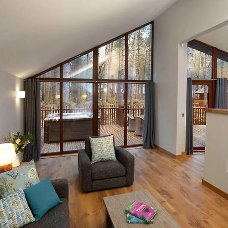 Blackwood Forest Cabins - Forest Holidays Popham Eksteriør bilde