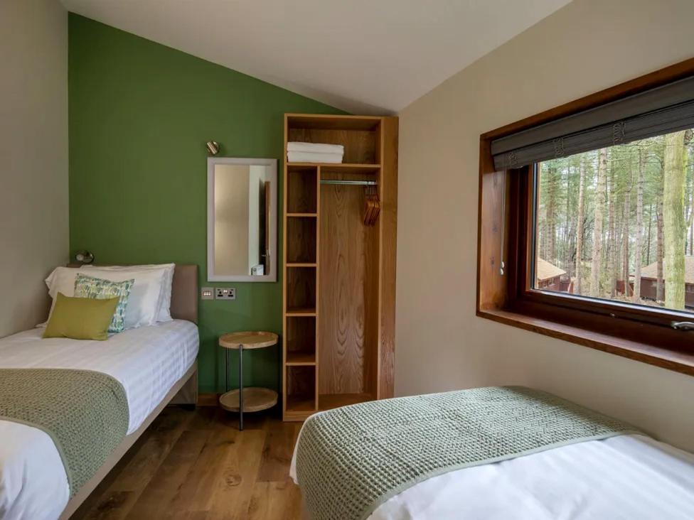 Blackwood Forest Cabins - Forest Holidays Popham Eksteriør bilde
