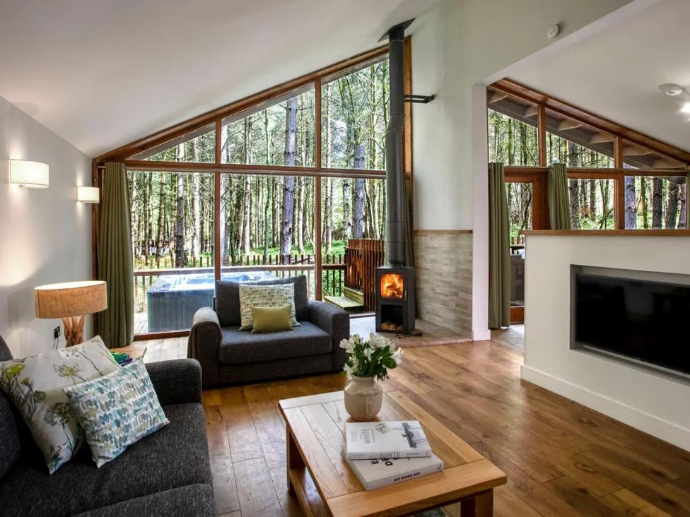 Blackwood Forest Cabins - Forest Holidays Popham Eksteriør bilde