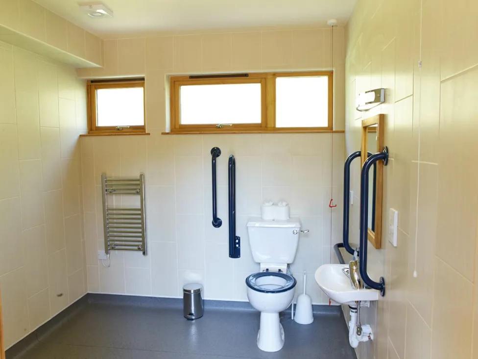 Blackwood Forest Cabins - Forest Holidays Popham Eksteriør bilde