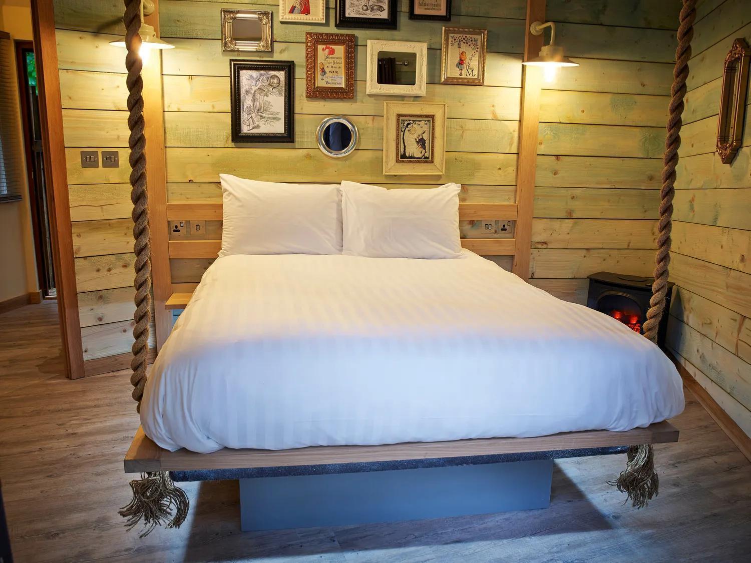 Blackwood Forest Cabins - Forest Holidays Popham Eksteriør bilde